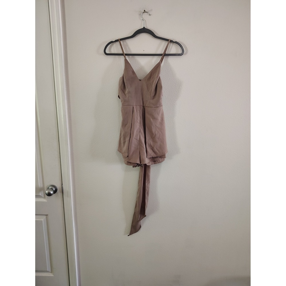Mika & Gala Women Mauve‎ V-Neck Sleeveless Tie Back Romper Size 6